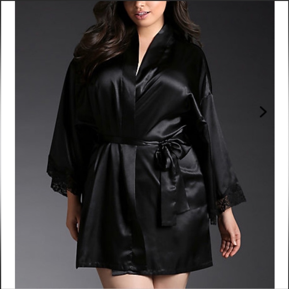 Torrid Satin Robe Size 4